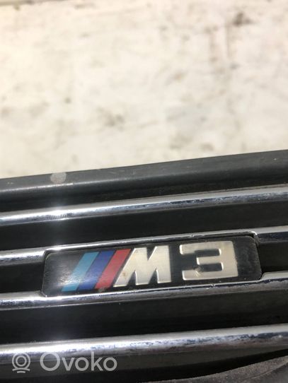 BMW M3 Grill / Wlot powietrza błotnika przedniego 2694607