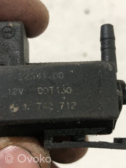 BMW 7 E38 Solenoidinis vožtuvas 1742712