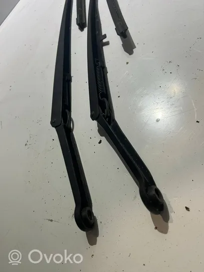 BMW 3 E46 Front wiper blade arm 8225958