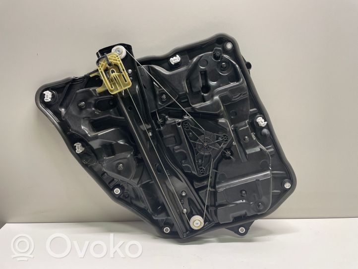 BMW 5 G30 G31 Regulador con motor de la ventanilla de la puerta corredera 7365168