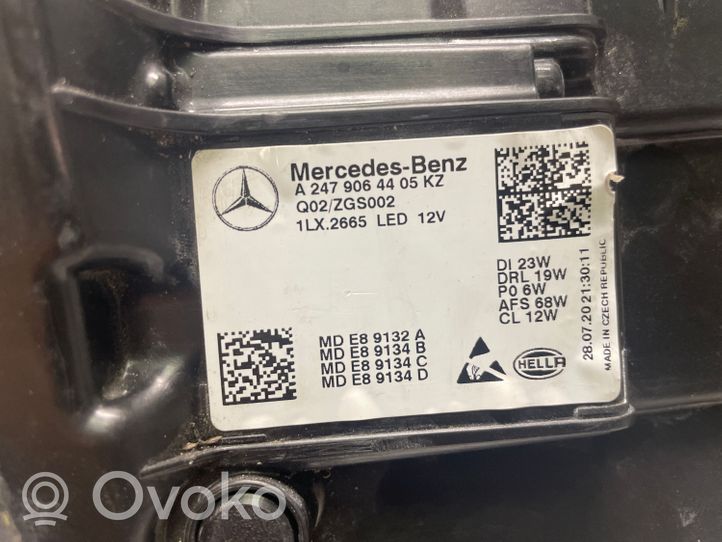 Mercedes-Benz GLA H247 Lampa przednia A2479064405KZ