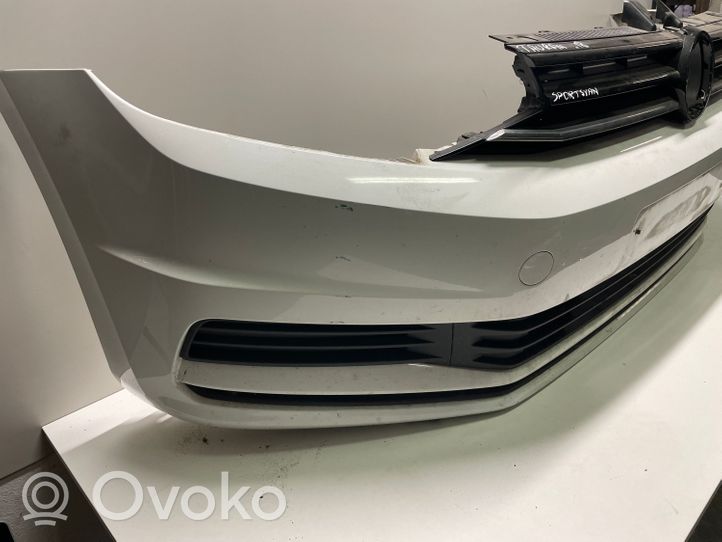 Volkswagen Touran III Front bumper 5TA807221