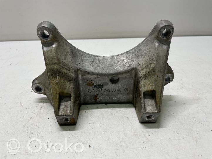 Mercedes-Benz C W205 Supporto di montaggio scatola del cambio A2112420340