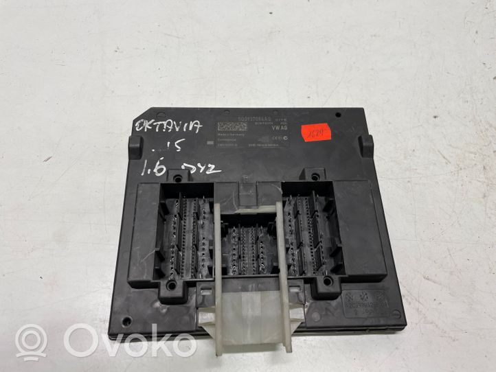 Skoda Octavia Mk3 (5E) Kiti valdymo blokai/ moduliai 5Q0937084AQ