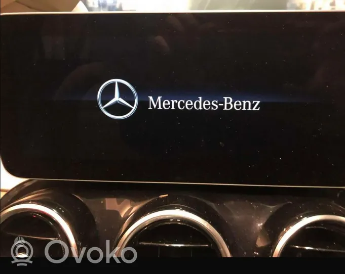 Mercedes-Benz C W205 Radio/CD/DVD/GPS-pääyksikkö A2139009029