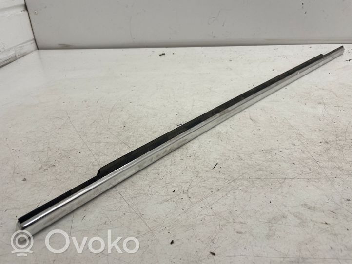 Opel Astra J Rear door trim (molding) 13260071