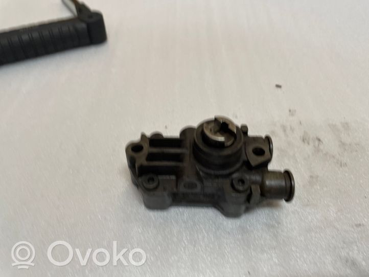 Mercedes-Benz E W210 Pompe à carburant A6110900250