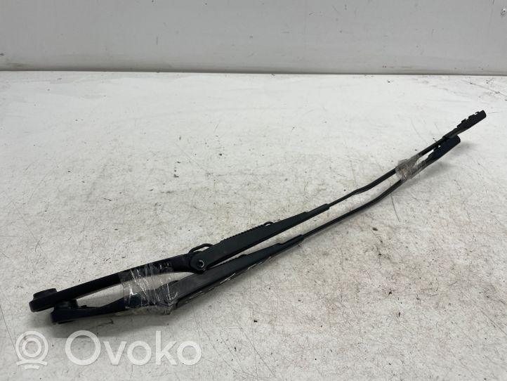 Audi S5 Front wiper blade arm 8K1955407