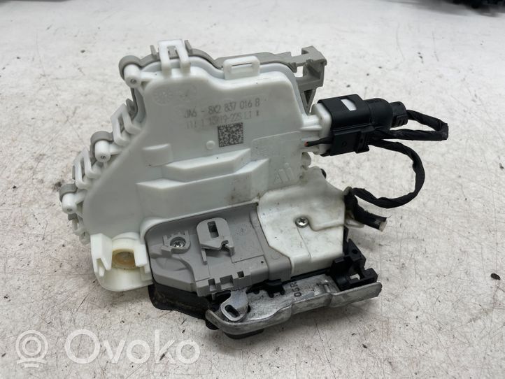 Audi A4 S4 B9 Zamek drzwi przednich 8X2837016B