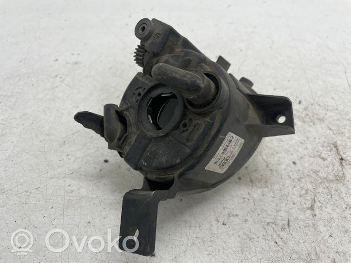 Audi A4 S4 B8 8K Światło przeciwmgłowe przednie 8E0941700C