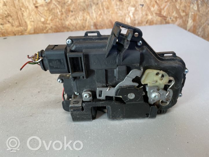 Audi A6 S6 C6 4F Etuoven lukko 4O1837016