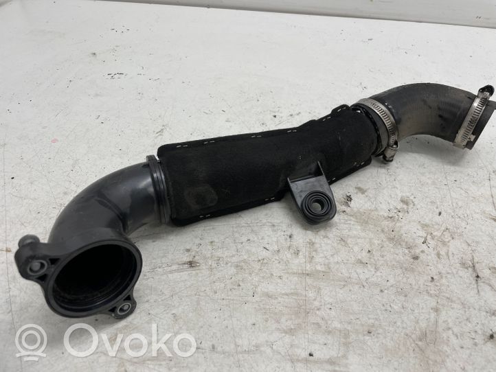 Audi A5 Tube d'admission de tuyau de refroidisseur intermédiaire 04L145762AG