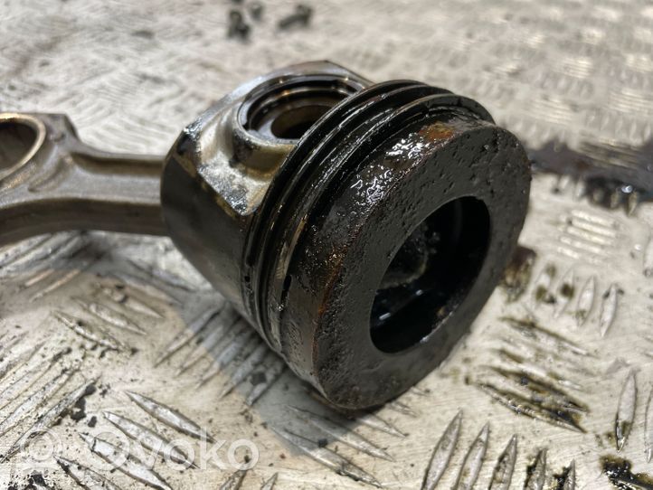 BMW 7 G11 G12 Piston with connecting rod 