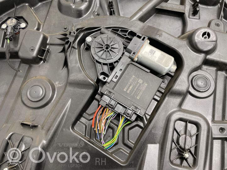 Volvo XC40 Elektryczny podnośnik szyby drzwi przednich 30747092