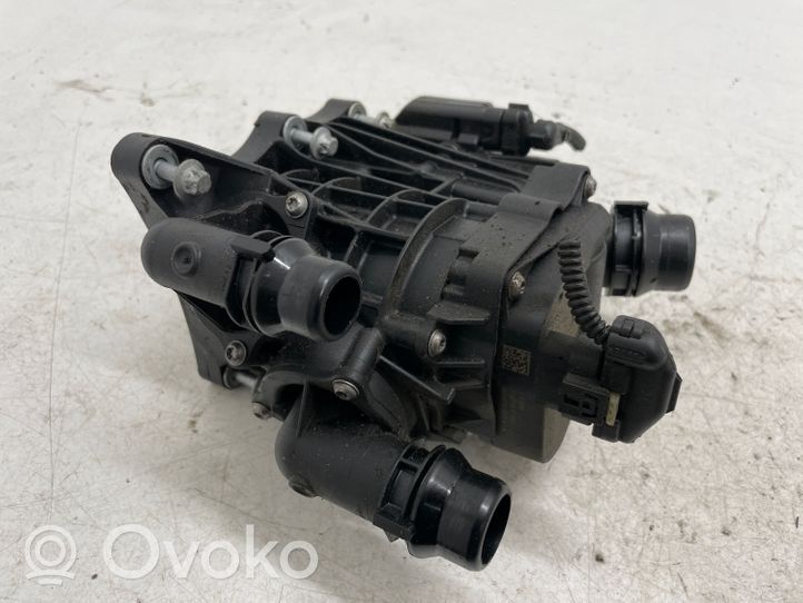 BMW 3 G20 G21 Boîtier de thermostat / thermostat 8642560