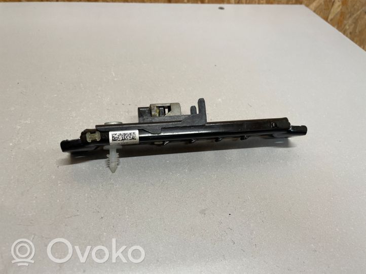 Opel Mokka X Seat belt height adjuster 13585757