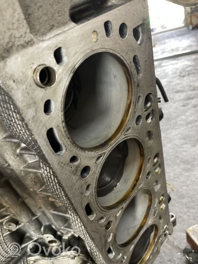 BMW M6 Engine block S63B44B