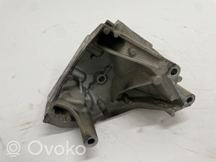 Skoda Fabia Mk3 (NJ) Support, suspension du moteur 04B199207