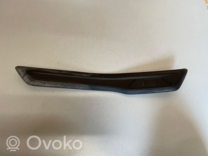 BMW 3 F30 F35 F31 Aizmugurējā sliekšņa dekoratīvā apdare (iekšējā) 7263314