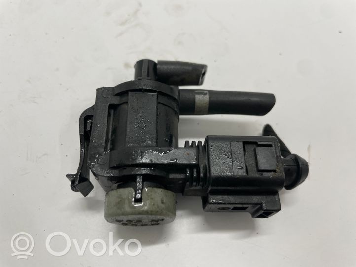 Audi A5 8T 8F Electrovanne Soupape de Sûreté / Dépression 1K0906283A