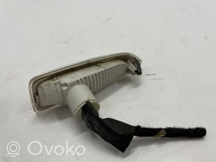 Opel Insignia B Indicatore di direzione del parafango anteriore 13491089