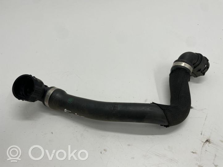 BMW 2 F46 Tuyau de liquide de refroidissement moteur 8658480