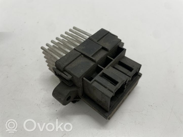 Opel Insignia A Heater blower fan relay 13503201