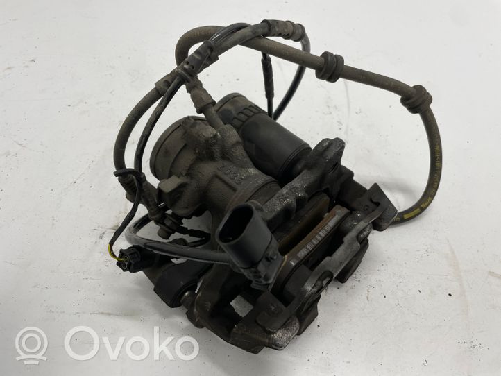 BMW 1 F40 Caliper del freno trasero 1543680