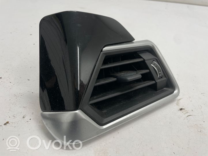 BMW 3 G20 G21 Šoninės oro grotelės 6848619