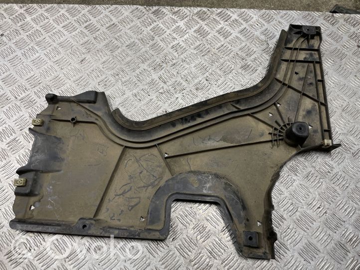 BMW 5 G30 G31 Galinio bamperio dugno apsauga 7340789