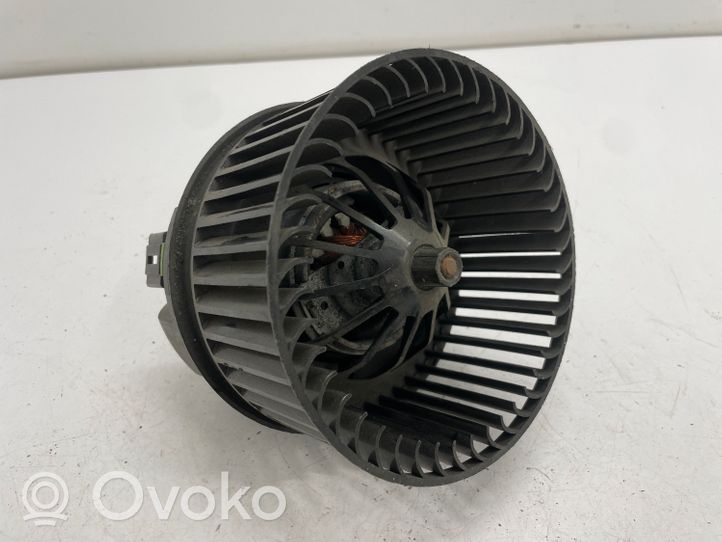 Volvo V40 Pečiuko ventiliatorius/ putikas 18456BA