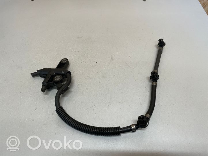 Mercedes-Benz E W211 Linea/tubo flessibile di ritorno del carburante A6420780341