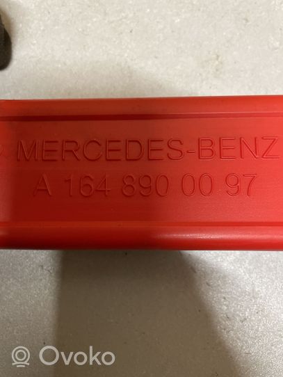 Mercedes-Benz ML W164 Triangle d'avertissement A1648900097