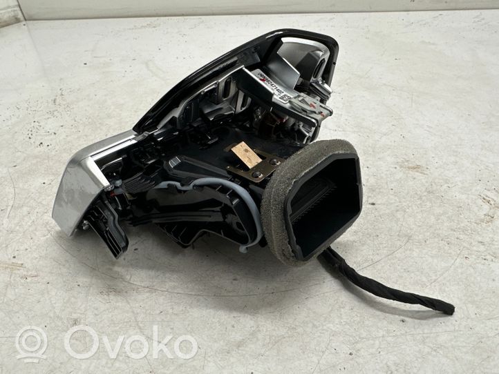 BMW 3 G20 G21 Šoninės oro grotelės 6848619