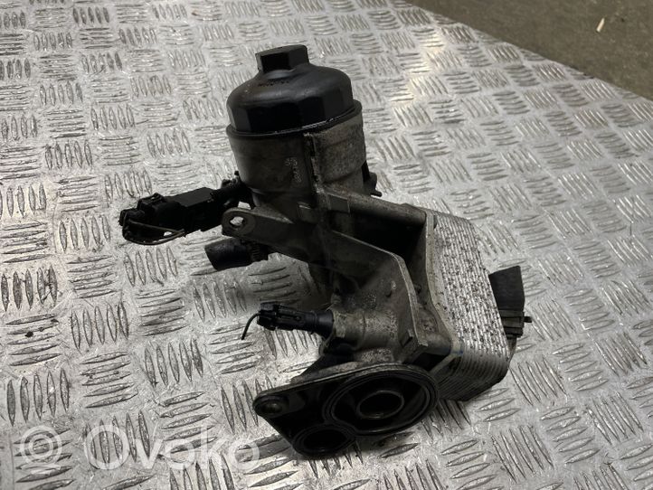 Opel Astra J Supporto di montaggio del filtro dell’olio 6740273586