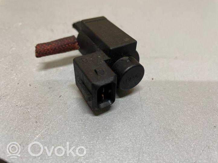 BMW 3 F30 F35 F31 Solenoidinis vožtuvas 7810831