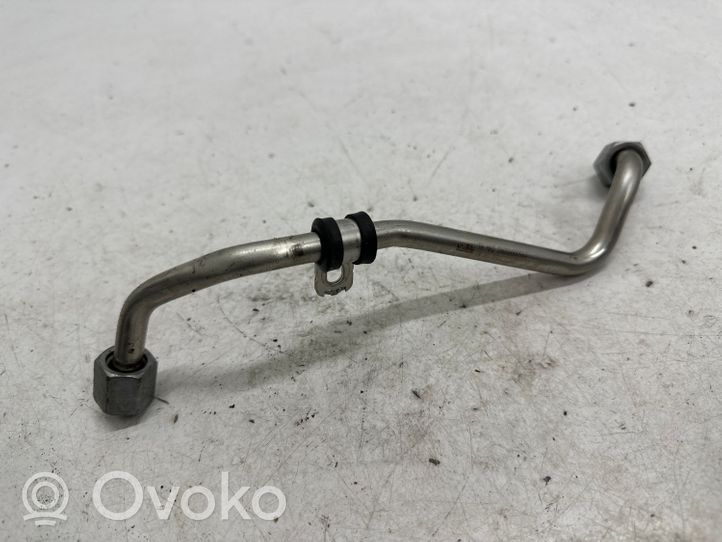 Volkswagen Golf VIII Tuyau d'alimentation conduite de carburant 05C130241