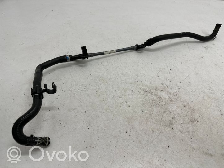 Volkswagen Golf VIII Tubo flessibile del liquido di raffreddamento del motore 05C121064C