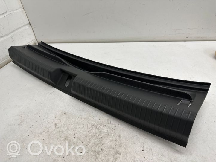 Volkswagen Golf VIII Rivestimento di protezione sottoporta del bagagliaio/baule 5H6863459B