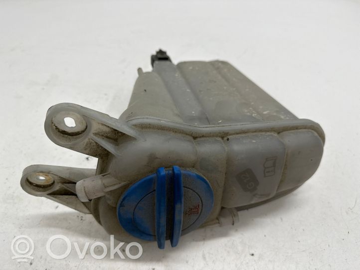 Audi A4 Allroad Vase d'expansion / réservoir de liquide de refroidissement 8K0121403