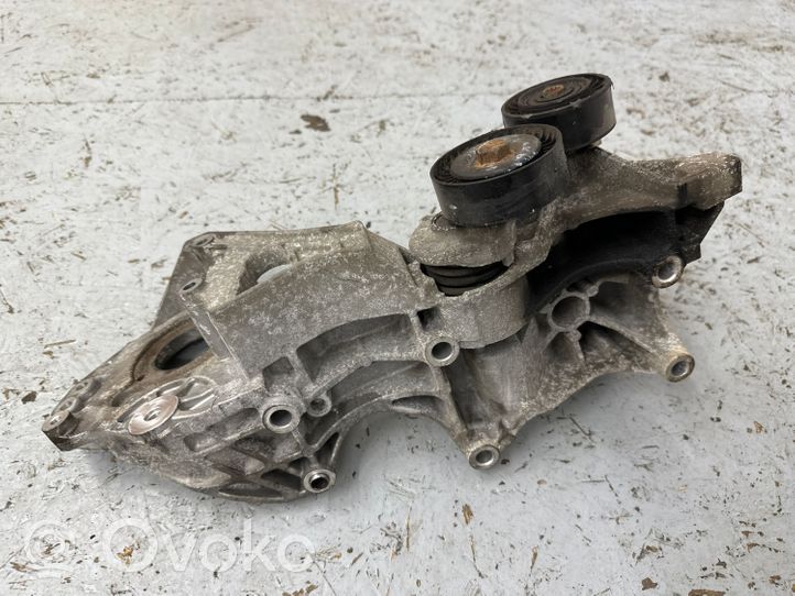 Audi A4 Allroad Support de générateur / alternateur 03L903143R