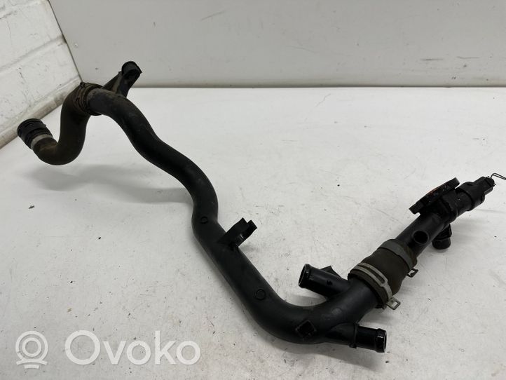 Audi A4 Allroad Tuyau de liquide de refroidissement moteur 03L121071B