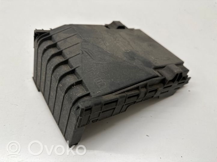 Audi A3 S3 A3 Sportback 8P Fuse box cover 1K0937132F