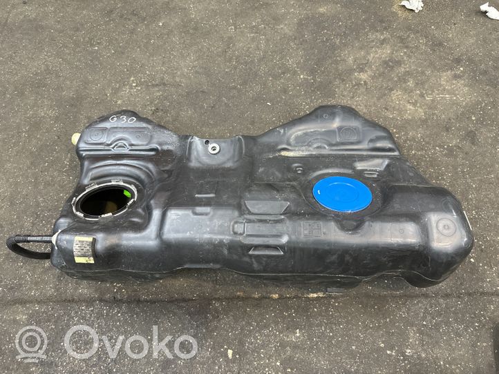 BMW 5 G30 G31 Serbatoio del carburante 