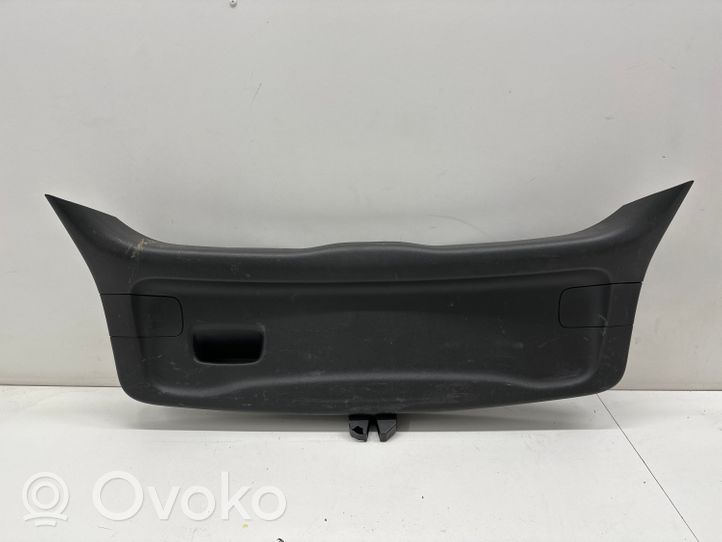 Opel Astra K Takaluukun alaosan verhoilu 39066899