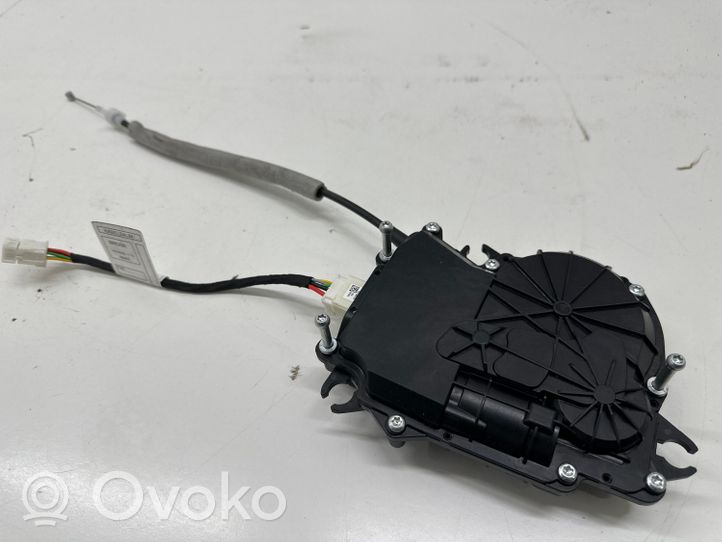 BMW 2 F46 Siłownik elektryczny podnoszenia klapy tylnej / bagażnika 7348531