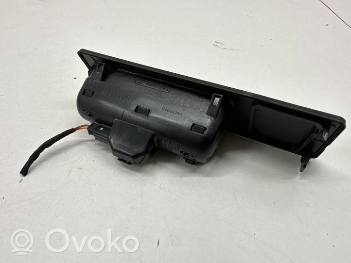 BMW 2 F46 Przełącznik / Przycisk otwierania klapy bagażnika 7463161