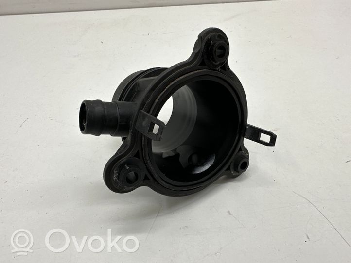 BMW 2 F46 Część rury dolotu powietrza 8650760