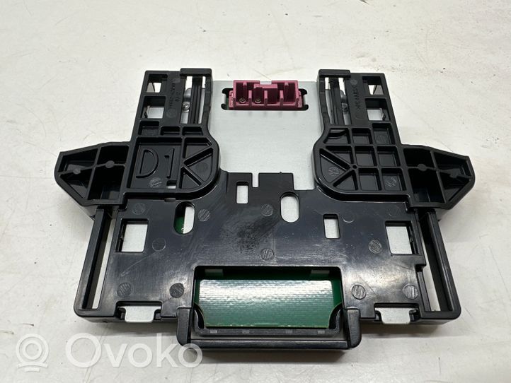 Toyota RAV 4 (XA50) Antenne GPS 8686242010