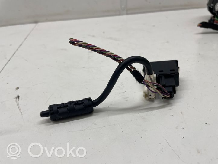 BMW 5 F10 F11 USB socket connector 9237654